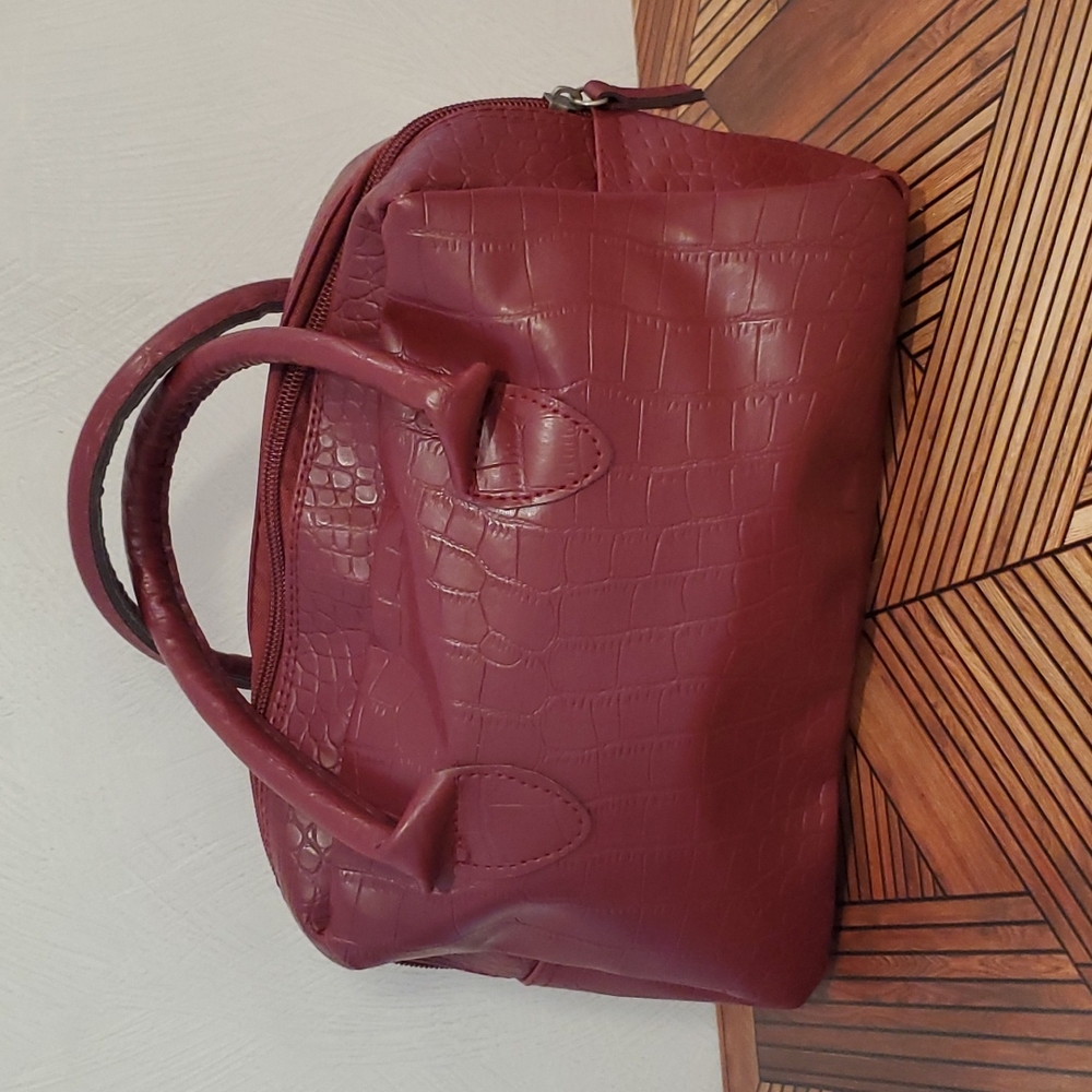 Faux leather maroon burgundy bag book phone keys travel accessory
